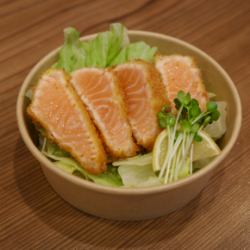 サーモンレアカツ