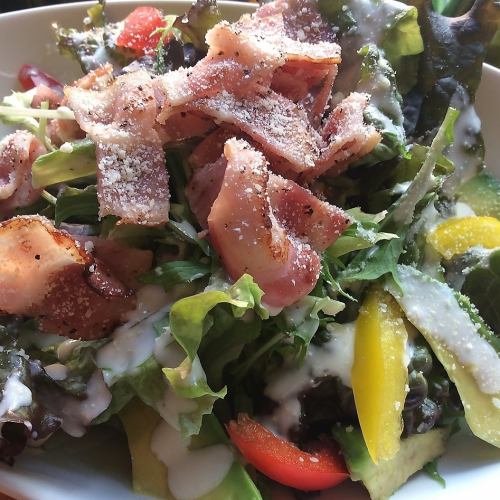 bacon and avocado caesar salad