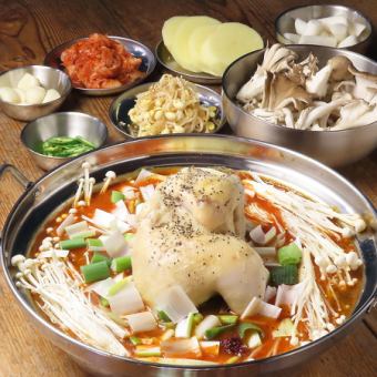 【お花見期間限定】麻辣火鍋スープのタッカンマリ食べ飲み放題 +桜もなかアイスとミニ串団子