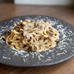 ポルチーニときのこのクリームパスタ