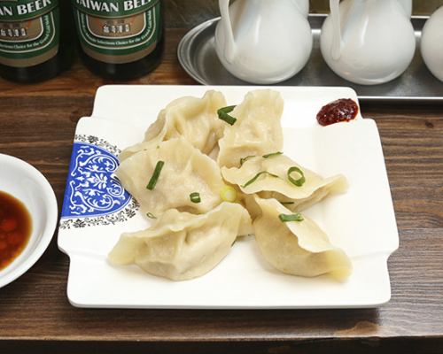Boiled dumplings (6 pieces)
