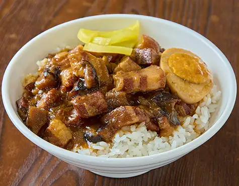 【台湾の定番料理!】滷肉飯(ルーロー飯) 780円