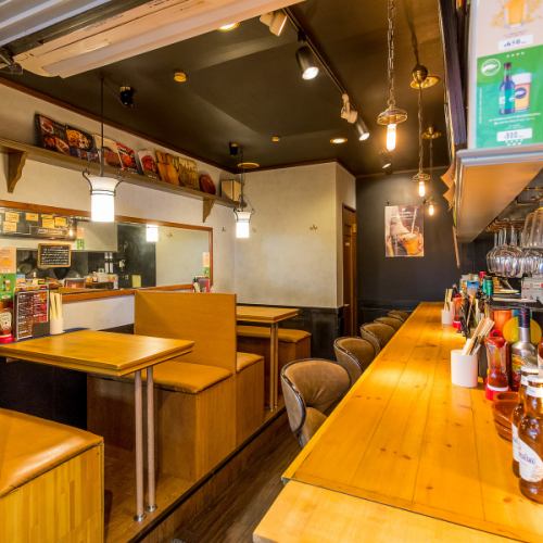 <p>You can enjoy specialty dishes and sake in a calm space! Feel free to ask the staff about recommended dishes and how to mix sake.</p>