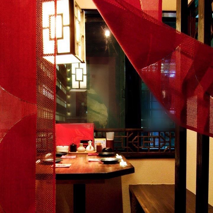 3～4名の予約可能な個室有！ソファ席でゆったりできます。