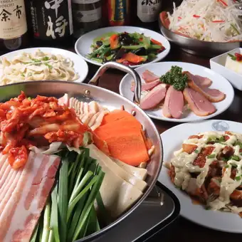 Tuesday 3 [Perfect match! Kimchi x Pork Hot Pot Course with 2-hour all-you-can-drink for ¥4,980 (tax included), 7 dishes total]