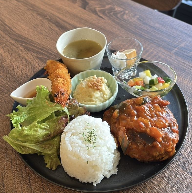 内容盛り沢山の1プレートランチ♪ルシアスのおすすめを存分に◎