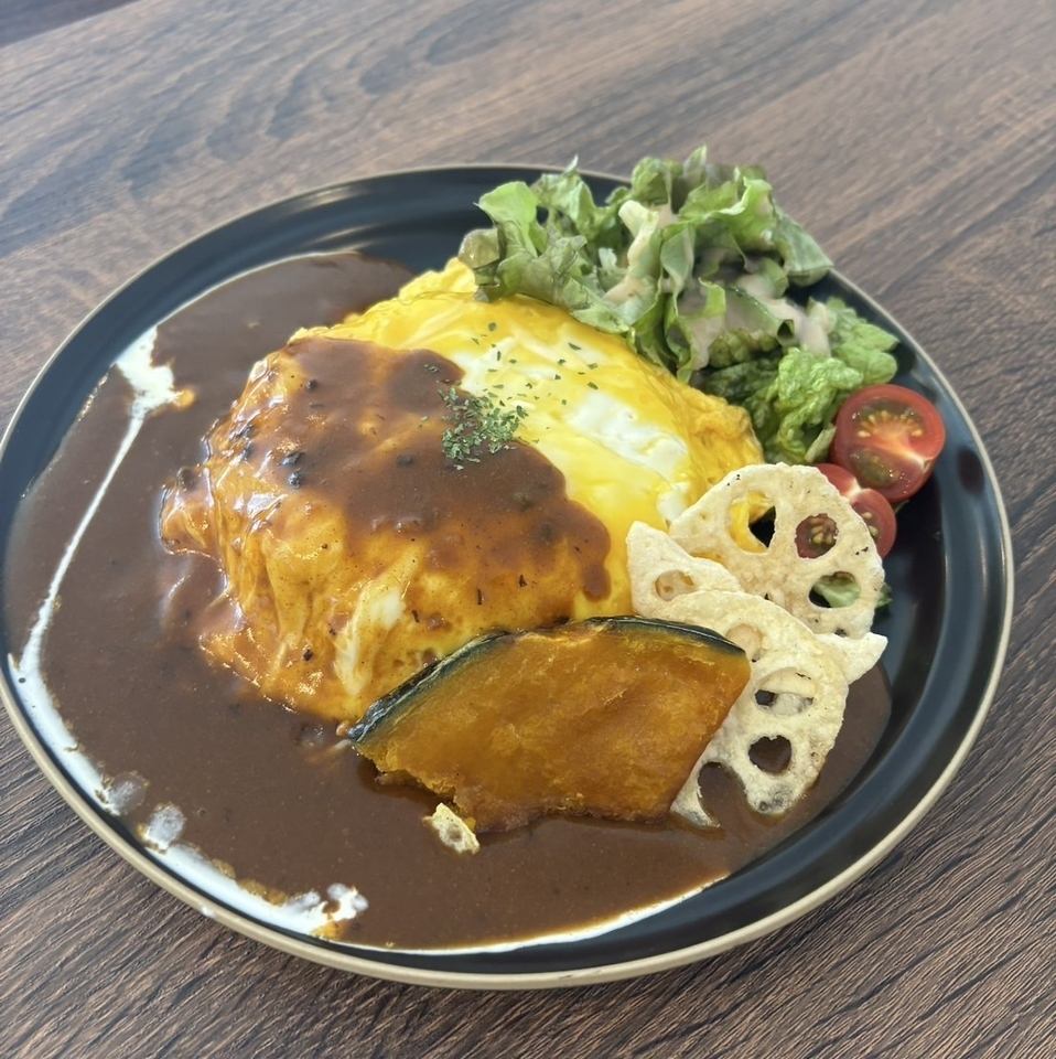 夜もまったりおしゃべり夜カフェ♪夜ごはんメニューも豊富！
