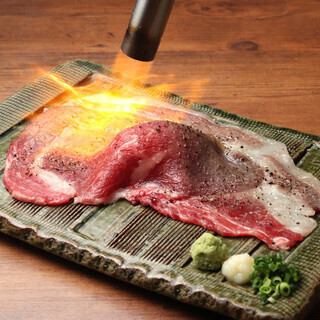 ■3小時無限暢飲「極樂套餐」4種肉類壽司、牛舌、烤雞肉串等（共11道菜）5,400日圓⇒4,400日元