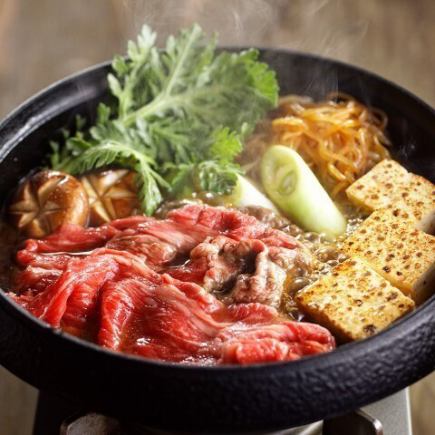 「極致套餐」內含和牛壽喜燒火鍋等10道菜，3小時暢飲，原價9000日圓 ⇒ 現價8000日元