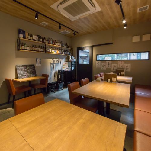 <p>13名から最大17名まで対応可能な宴会席があり、ゆったりとした空間で仲間との集まりに最適です!落ち着いた雰囲気で会話も弾みます☆</p>
