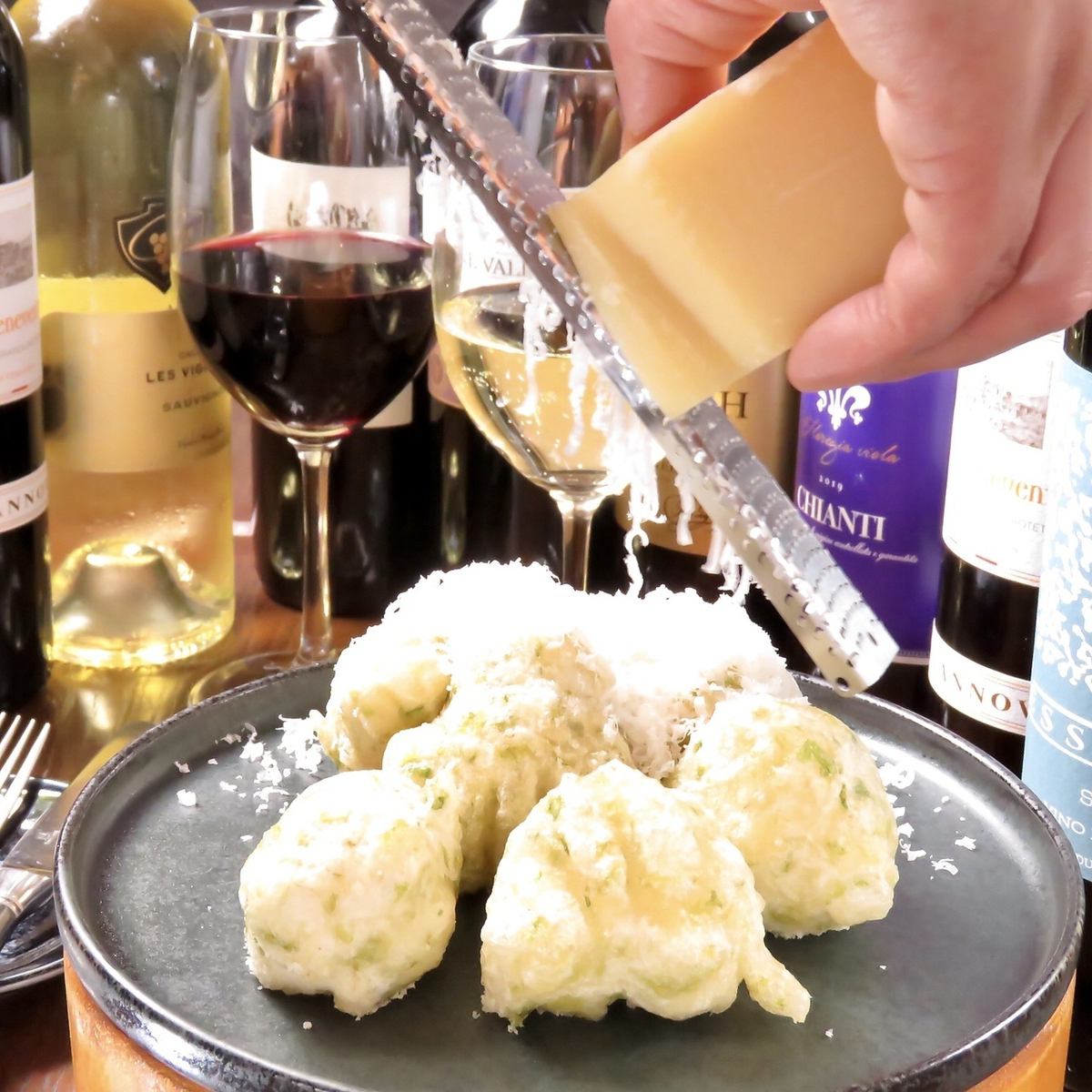 チーズ&シカゴピザが楽しめる！★ホワティうめだ泉の広場すぐ！