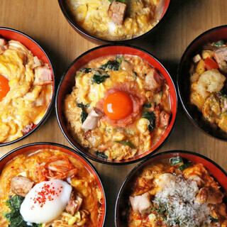 使用精選雞蛋和雞肉製作的親子丼！