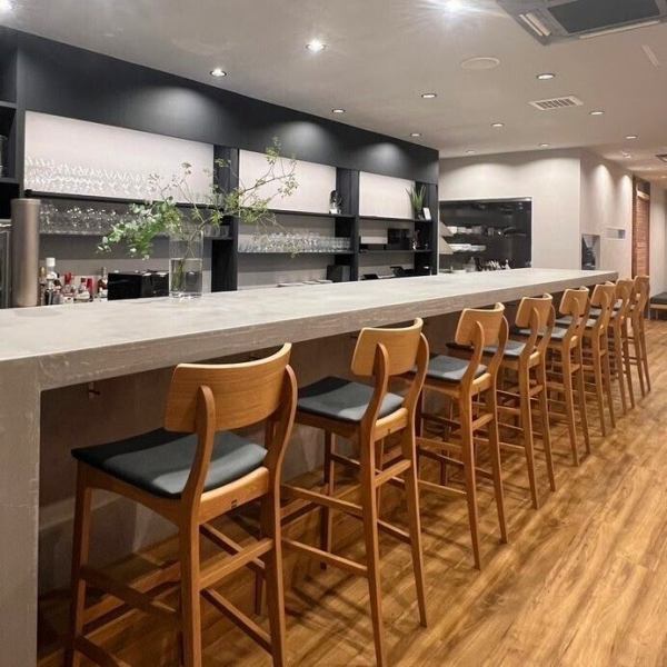 [Counter seats] These seats can accommodate from 1 to 8 people.Please enjoy your meal and drinks at your leisure at the impressive 85cm wide counter.Solo drinking and daytime drinking are all welcome!