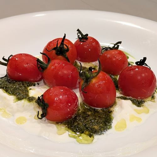 Caprese with Cherry Tomatoes and "Drinkable" Mozzarella