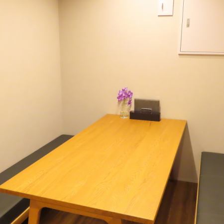 It can accommodate 3 to 6 people! (Up to 8 people can be accommodated by using extra chairs)