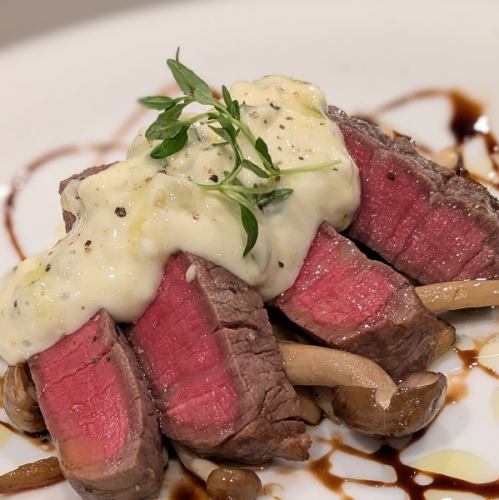 Wagyu beef fillet "extra thick" roast beef