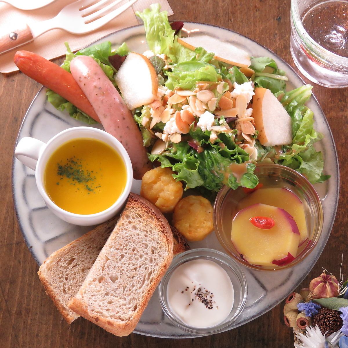 Kawagoe lunch in a stylish space ♪ We are proud of a gentle lunch that is particular about health!