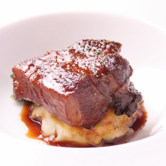 【各種宴会にオススメ！】～国産豚バラ肉赤ワイン煮込みコース～4000円（税込）