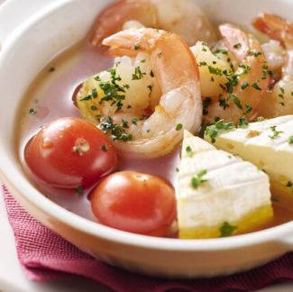 海老とカマンベールのアヒージョ