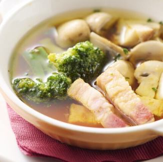 【おすすめ】マッシュルームとベーコンのアヒージョ