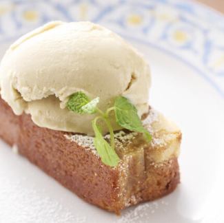 アップルケーキと季節のジェラート