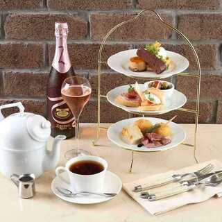 【アフタヌーンティーセット】スパークリングワイン＆ロンネフェルトティー付き