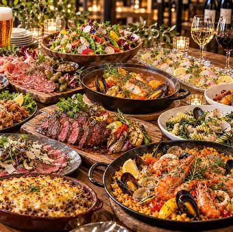 【立食ビュッフェ×2時間飲み放題付★贅沢コース7,000円】2種のパエリアなど全13品の贅沢