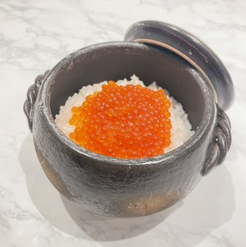 贅沢いくらのせ土鍋ご飯