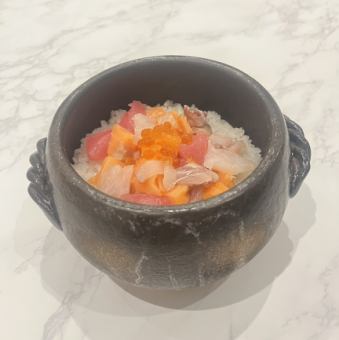 海鮮盛り土鍋ご飯