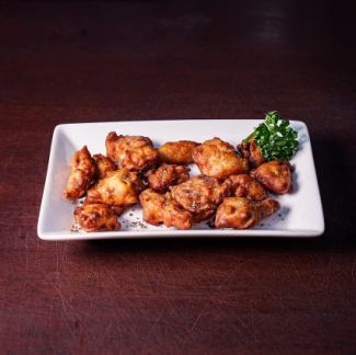 やみつきホルモン　唐揚げ