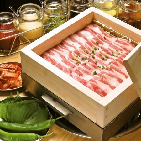 【美味】牛肉五花肉无限量畅吃！在特色餐厅“9"36"享用吧！