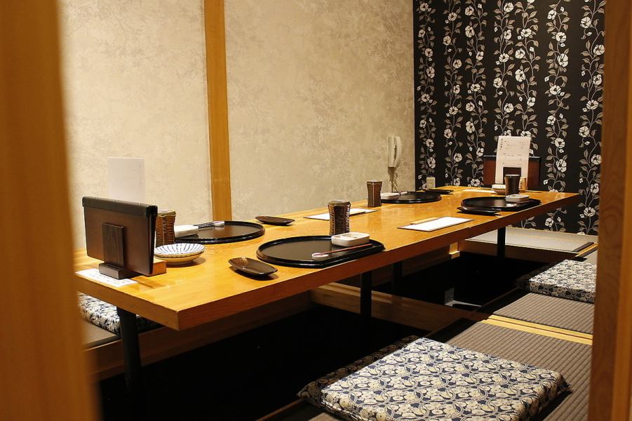 We have 2 private rooms for 6 people.Although the restaurant is a yakitori (grilled chicken) restaurant, you can enjoy your meal in a relaxed atmosphere.You can sit comfortably in the sunken kotatsu style.
