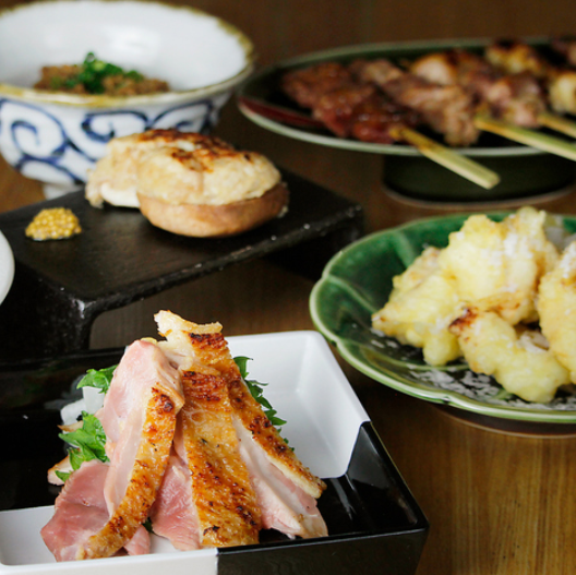 We offer Amakusa Daioh chicken from Kumamoto, delivered directly from our contracted farms, as well as Kyushu free-range chickens from Oita and Miyazaki prefectures.