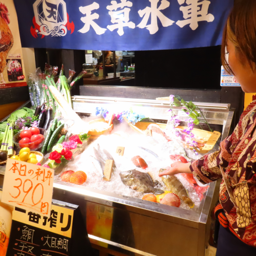 海賊船のような雰囲気の店内です。ぜひご来店ください。