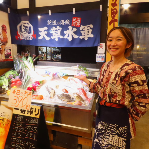 新鮮な魚介類を贅沢に味わえる！刺身各種はその日の仕入れによって異なる旬の魚介をお楽しみいただけます。