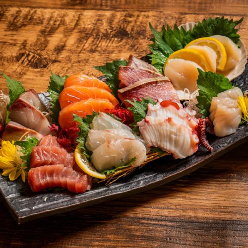 A luxurious sashimi platter where you can enjoy fresh seafood