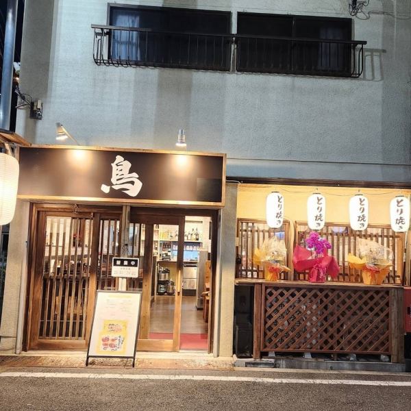 【アクセス◎】『鶴橋駅』から徒歩約8分の場所に位置する当店♪初めての方にも入りやすい安心感が魅力★会社宴会やお子様連れのご家族、女子会、カップルのデートなど幅広いシーンに最適です！テーブル結合して大人数でのご利用も対応可能となっております！シーンに合わせてご利用ください！
