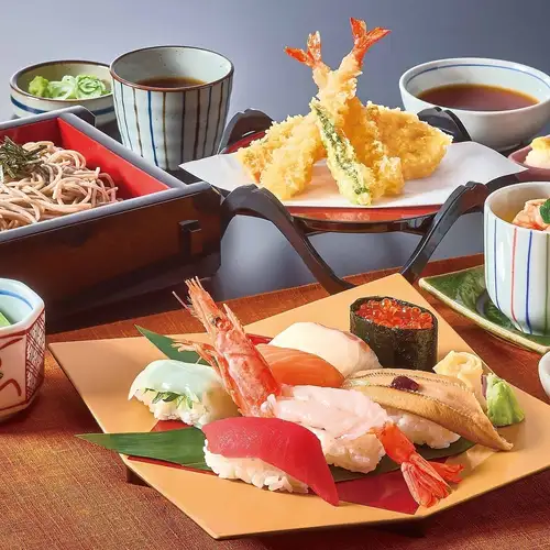 壽司、天婦羅、笊籬蕎麥麵和日式套餐