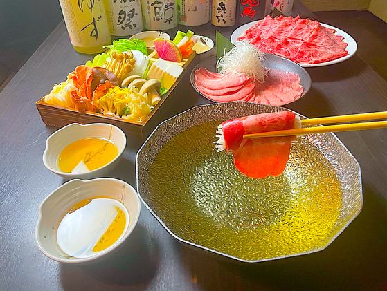 【期間限定】◆A4A5黒毛和牛霜降り肉&牛タンしゃぶしゃぶコース◆2時間飲み放題付き|8,180円