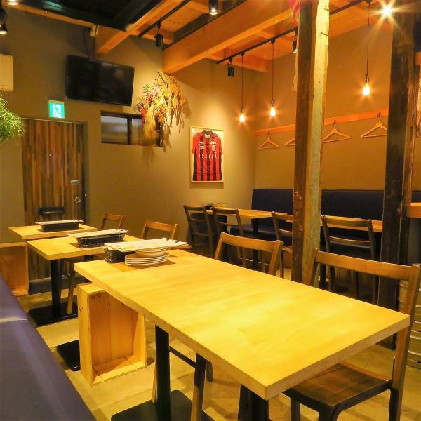 [Table seats] We have table seats that are easy to use for private scenes such as dates and girls-only gatherings and various banquets ♪ Furthermore, it is recommended for small groups such as 1.5th party and 2nd party ☆ In various scenes We also offer a great value course with all-you-can-drink that you can use.If you would like to charter, please feel free to contact us regarding the number of people and budget ♪