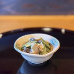 蛤蜊和夏季蔬菜配芥末味噌