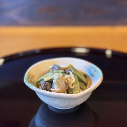 蛤蜊和夏季蔬菜配芥末味噌
