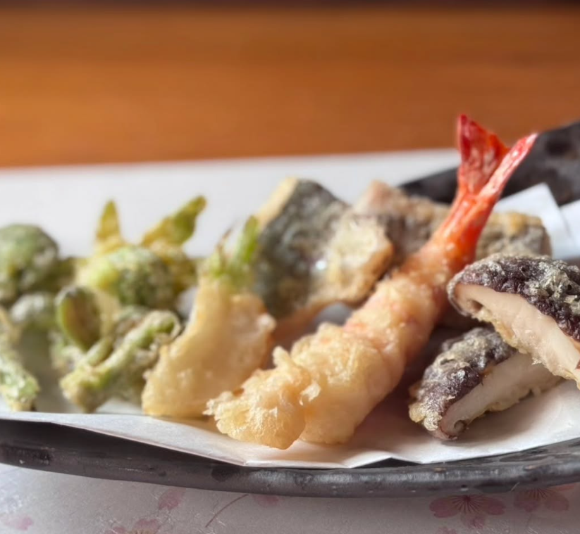 地元の食材を中心に厳選された食材使用しております。