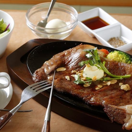 The whole family can enjoy Tajima's specialty meat for lunch and dinner.