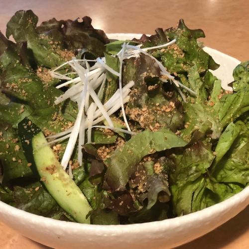 Sesame lettuce salad