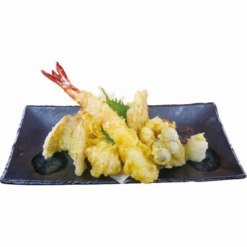 当店自慢！食べ応え抜群の天ぷら5種盛り合わせ♪