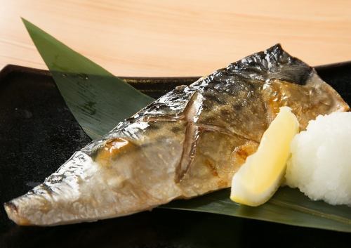 鯖(さば)の天然塩焼き
