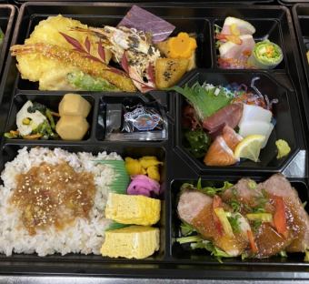 法事・慶事・接待にもピッタリ！飛騨牛ローストビーフ・飛騨牛焼き肉・お刺身入り　職人手造り3500円弁当