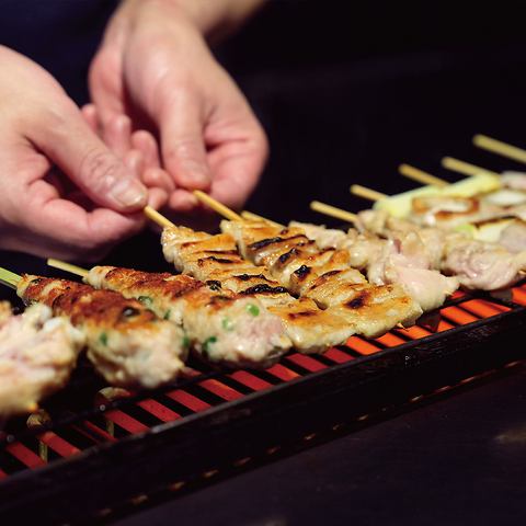 【種類豊富な串焼き】朝引きした地鶏串や博多串焼き名物しろ等♪