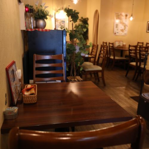 There are 5 seats for 4 people at the table.There are 2 seats for 2 people.We have prepared special courses for Hot Pepper Gourmet only!
